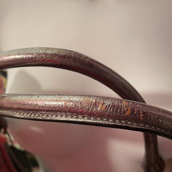 Coach Silver leather Purse 👛. FIRM🔺AS IS🔺 - Picture 9 of 15